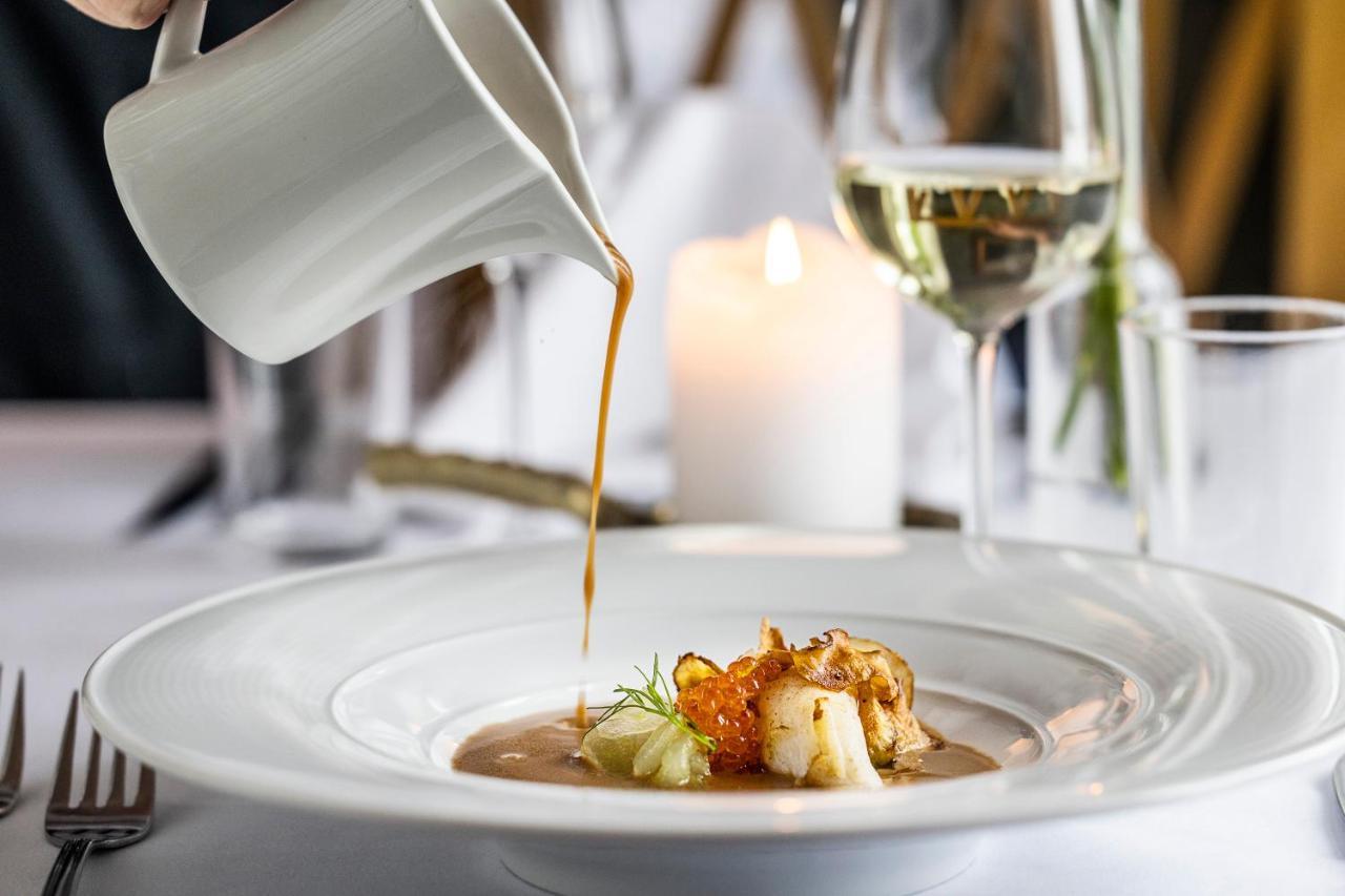 Gloppen Hotell - By Classic Norway Hotels Сандане Экстерьер фото