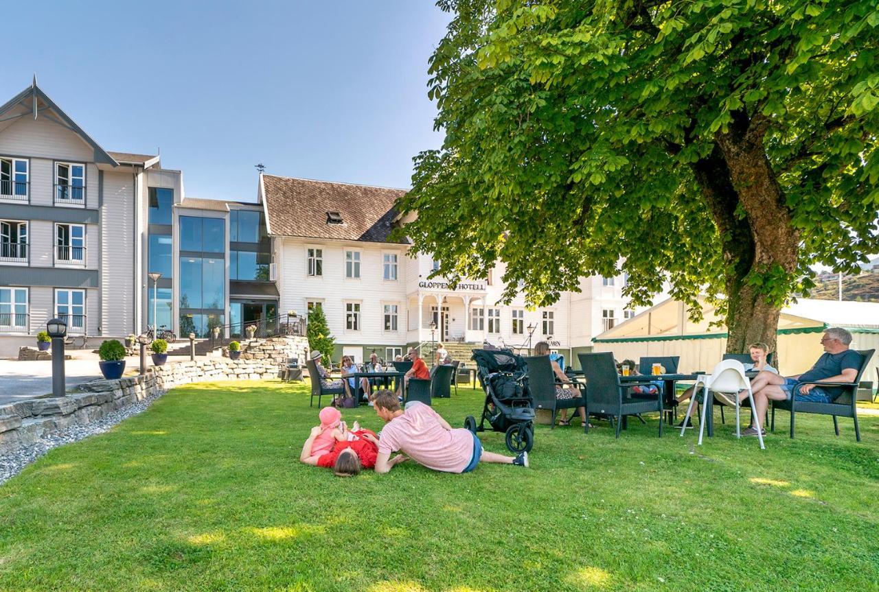 Gloppen Hotell - By Classic Norway Hotels Сандане Экстерьер фото