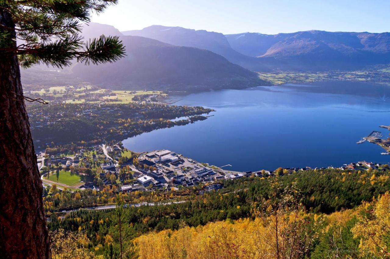 Gloppen Hotell - By Classic Norway Hotels Сандане Экстерьер фото